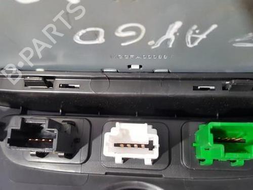 radio-toyota-aygo-_b1_-2005-2006-2007-2008-2009-2010-2011-2012-2013-2014-35654038 main image