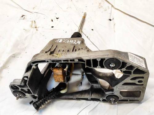 Used Gear lever Gear lever MERCEDES-BENZ A-CLASS (W169) A 180 CDI (169.007, 169.307) (109 hp) 35335298 35335298