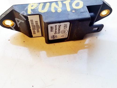 Used Electronic module Electronic module FIAT PUNTO (188_) 1.2 16V 80 (188.233, .235, .253, .255, .333, .353, .639,... (80 hp) 33518526 33518526