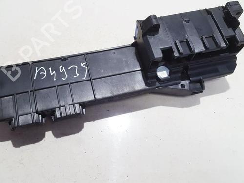 Fuse box BMW 5 (E60) 523 i | BP33517834E1 - Image 2