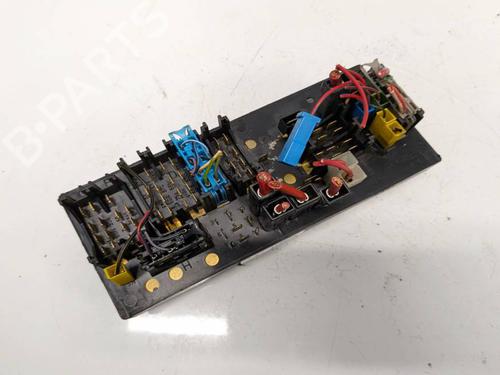Used Fuse box Fuse box AUDI 80 B4 Saloon (8C2) 1.9 TDI (90 hp) 32581105 32581105