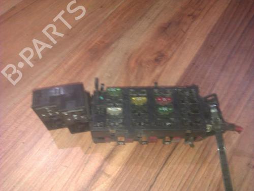 Used Fuse box Fuse box MERCEDES-BENZ S-CLASS (W140) 300 SE 2.8 (140.028) (197 hp) 33508545 33508545