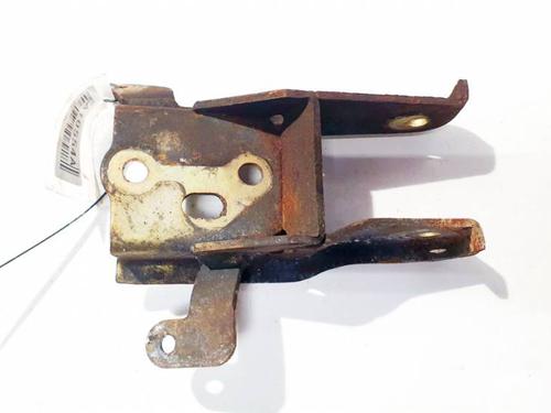 Używane Wspornik / Uchwyt VOLVO S40 I (644) 1.9 DI (115 hp) 32558423