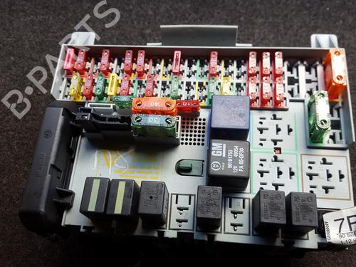 Used Fuse box Fuse box OPEL VECTRA B (J96) 1.6 i 16V (F19) (100 hp) 33479903 33479903