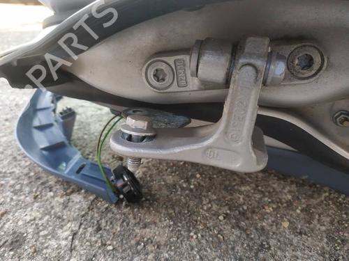 hingedoor-check-strap-mercedes-benz-c-class-w203-2000-2001-2002-2003-2004-2005-2006-2007-32918443 main image