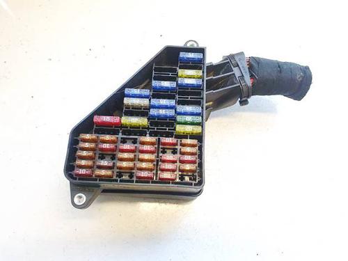 Used Fuse box Fuse box VW POLO IV (9N_, 9A_) 1.2 (60 hp) 32949735 32949735