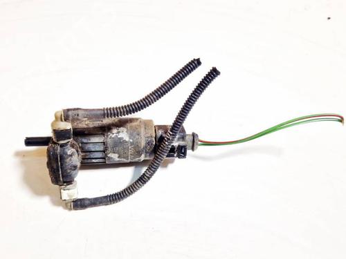 washer-pump-vw-golf-plus-v-5m1-521-2004-2005-2006-2007-2008-2009-2010-2011-2012-2013-35014868 main image
