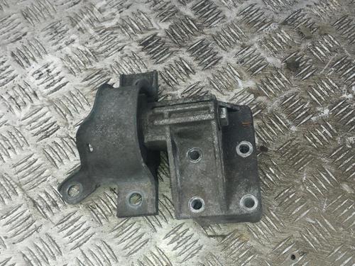 Used Engine mount Engine mount FIAT PUNTO (188_) 1.2 60 (188.030, .050, .130, .150, .230, .250) (60 hp) 33492379 33492379