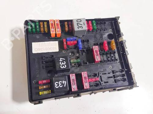 Used Fuse box Fuse box VW GOLF PLUS V (5M1, 521) 1.9 TDI (105 hp) 32584937 32584937