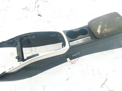 Used Armrest / Center console Armrest / Center console AUDI A4 B8 (8K2) 2.0 TDI (143 hp) 35114680 35114680