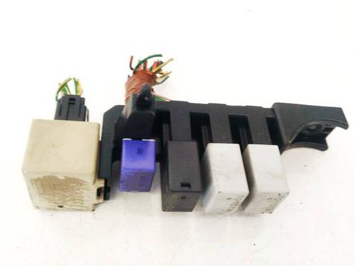 Used Fuse box Fuse box 32599221 32599221