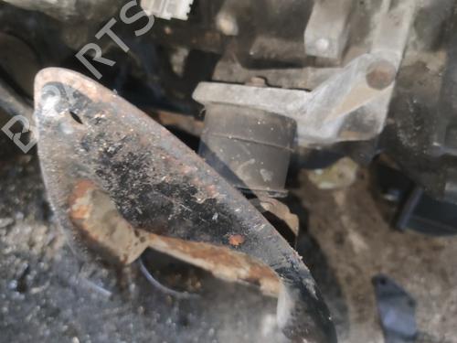 Used Engine mount RENAULT ESPACE I (J11_) 2.1 TD (J/S115) (88 hp) 33069703