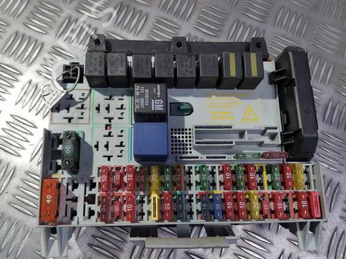 Used Fuse box Fuse box 33493040 33493040