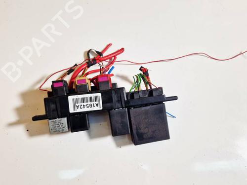 Used Fuse box Fuse box 32573626 32573626