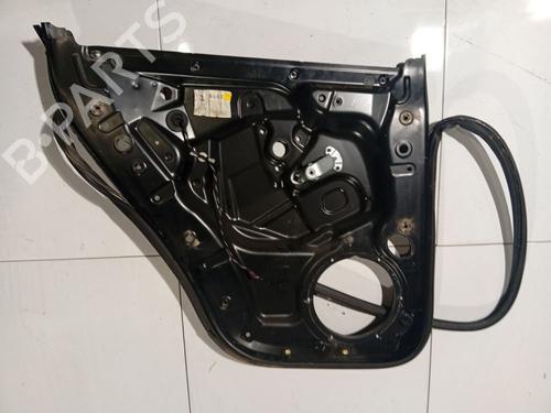 Rudehejsemekanisme venstre bagtil Rudehejsemekanisme venstre bagtil VW TOUAREG (7LA, 7L6, 7L7) 4.2 V8 (310 hp) 39669228 39669228