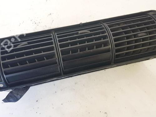 air-vent-audi-a4-b5-8d2-1994-1995-1996-1997-1998-1999-2000-2001-32881217 main image