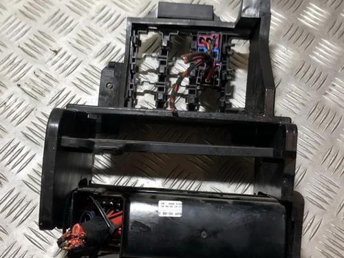 fuse-box-vw-golf-plus-v-5m1-521-2004-2005-2006-2007-2008-2009-2010-2011-2012-2013-33500353 main image