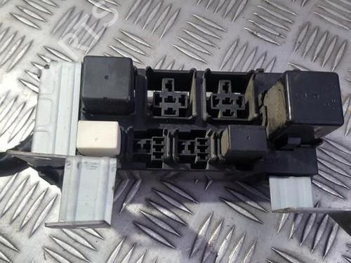 fuse-box-hyundai-sonata-v-nf-2004-2005-2006-2007-2008-2009-2010-2011-2012-2013-2014-33494920 main image