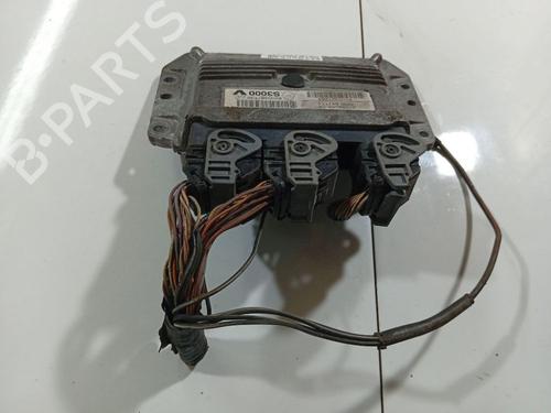 Used Engine control unit (ECU) Engine control unit (ECU) RENAULT MEGANE II (BM0/1_, CM0/1_) 1.6 16V (BM0C, CM0C) (113 hp) 32560263 32560263