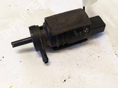 Used Washer pump Washer pump SUBARU LEGACY IV Estate (BP) 2.0 AWD (BP5) (138 hp) 34796458 34796458
