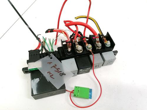 Used Fuse box Fuse box SKODA OCTAVIA I (1U2) 1.9 TDI (110 hp) 32891215 32891215