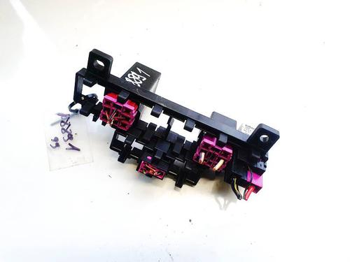 fuse-box-audi-a4-b7-8ec-2004-2005-2006-2007-2008-2009-32935555 main image