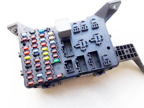 Used Fuse box Fuse box FORD MONDEO III (B5Y) 2.0 DI (125 hp) 33524318 33524318