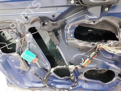Used Front right door window Front right door window LANCIA ZETA (22_) 2.0 JTD (220.AR5, 220.AN5) (109 hp) 35593902 35593902