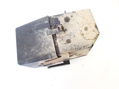 Used Fuse box Fuse box 32908882 32908882