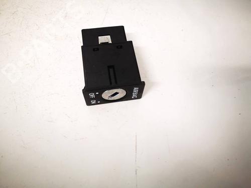 Used Switch Switch AUDI A6 C5 (4B2, 4B4) 2.5 TDI (150 hp) 33279824 33279824