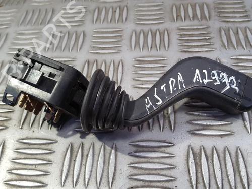 Used Warning switch Warning switch OPEL ASTRA G Hatchback (T98) 1.7 TD (F08, F48) (68 hp) 35682749 35682749