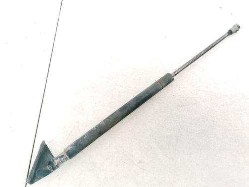 tailgate-lift-support-toyota-yaris-_p9_-2005-2006-2007-2008-2009-2010-2011-2012-2013-2014-35492257 main image