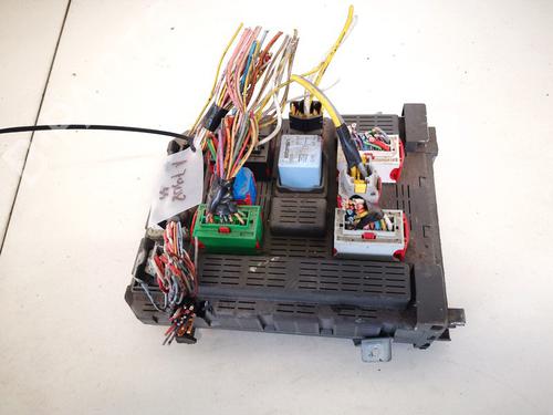 Used Fuse box Fuse box PEUGEOT 607 (9D, 9U) 2.2 HDi (133 hp) 32902424 32902424