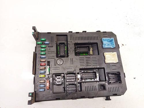 Used Fuse box Fuse box 38040683 38040683