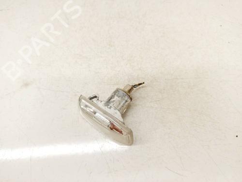 Used Left side indicator Left side indicator 38319495 38319495