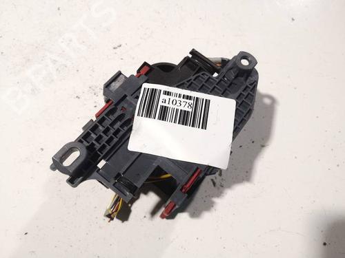 Used Fuse box Fuse box 32579335 32579335