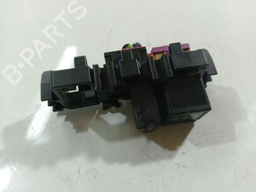 fuse-box-audi-a6-c6-4f2-2004-2005-2006-2007-2008-2009-2010-2011-32531061 main image