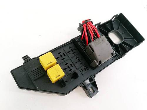 fuse-box-opel-signum-hatchback-z03-2003-2004-2005-2006-2007-2008-32921431 main image