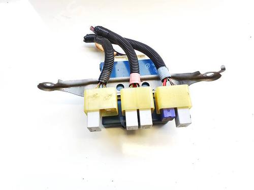 Used Fuse box Fuse box TOYOTA COROLLA Verso (ZER_, ZZE12_, R1_) 2.2 D-4D (AUR10_, AUR10R) (136 hp) 32934708 32934708