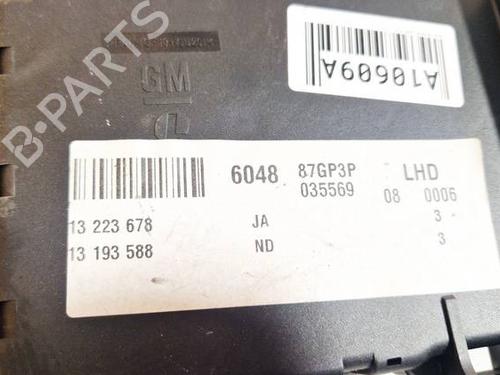 Fuse box OPEL SIGNUM Hatchback (Z03) 1.9 CDTI (F48) | BP32565093E1 - Image 3