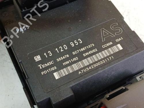 Fuse box OPEL SIGNUM Hatchback (Z03) 2.2 direct (F48) | BP32533860E1