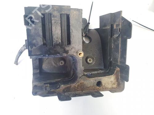 fuse-box-vw-touran-1t1-1t2-2003-2004-2005-2006-2007-2008-2009-2010-2011-32896018 main image