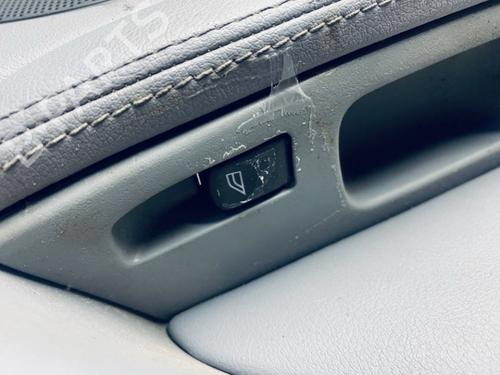 Used Switch Switch JAGUAR X-TYPE I (X400) 2.2 D (155 hp) 33073617 33073617