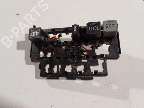 Used Fuse box Fuse box VW POLO IV (9N_, 9A_) 1.2 12V (64 hp) 32570898 32570898