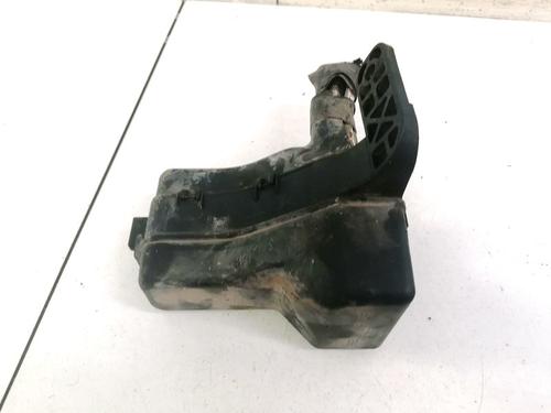 Used Fuse box Fuse box 32902399 32902399