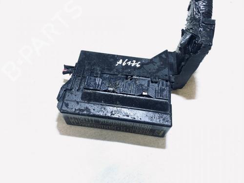 Used Fuse box Fuse box NISSAN X-TRAIL I (T30) 2.2 dCi (136 hp) 33069359 33069359