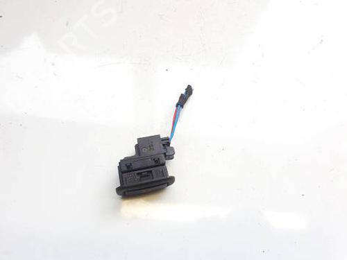 Used Switch Switch SKODA SUPERB II (3T4) 1.8 TSI (160 hp) 34968089 34968089