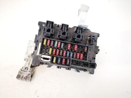 Used Fuse box NISSAN NAVARA (D22) 2.5 TDiC (103 hp) 33070836