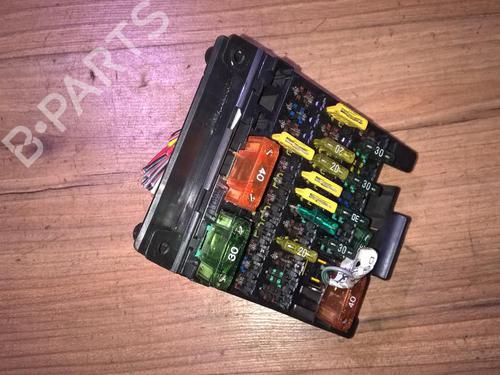 Used Fuse box Fuse box OPEL OMEGA B (V94) 2.0 16V (F69, M69, P69) (136 hp) 33479261 33479261