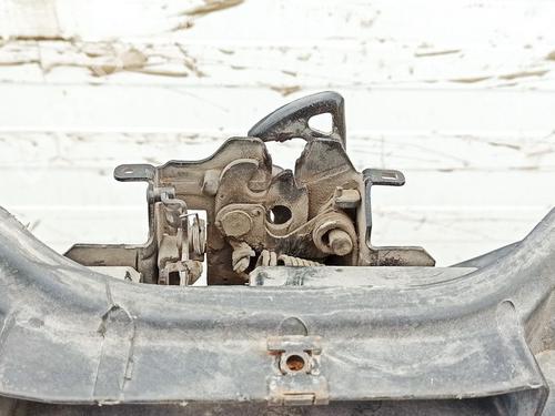Fechadura do capot Fechadura do capot VW PASSAT B5 Variant (3B5) 1.9 TDI (90 hp) 35582478 35582478
